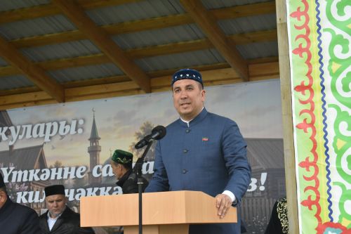 Тарихка таянып, киләчәккә юл: Кошманда сөннәтчелек традицияләренә багышланган фәнни-гамәли конференция узды
