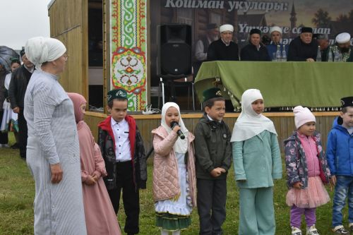 Тарихка таянып, киләчәккә юл: Кошманда сөннәтчелек традицияләренә багышланган фәнни-гамәли конференция узды