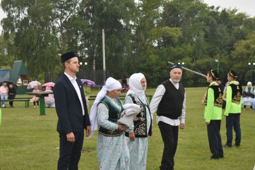 Тарихка таянып, киләчәккә юл: Кошманда сөннәтчелек традицияләренә багышланган фәнни-гамәли конференция узды