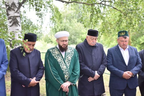 Тарихка таянып, киләчәккә юл: Кошманда сөннәтчелек традицияләренә багышланган фәнни-гамәли конференция узды
