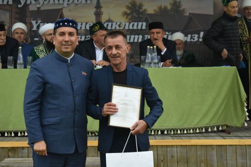 Тарихка таянып, киләчәккә юл: Кошманда сөннәтчелек традицияләренә багышланган фәнни-гамәли конференция узды