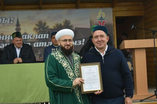 Тарихка таянып, киләчәккә юл: Кошманда сөннәтчелек традицияләренә багышланган фәнни-гамәли конференция узды