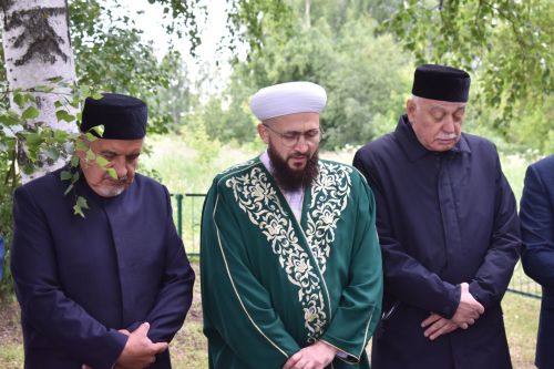 Тарихка таянып, киләчәккә юл: Кошманда сөннәтчелек традицияләренә багышланган фәнни-гамәли конференция узды