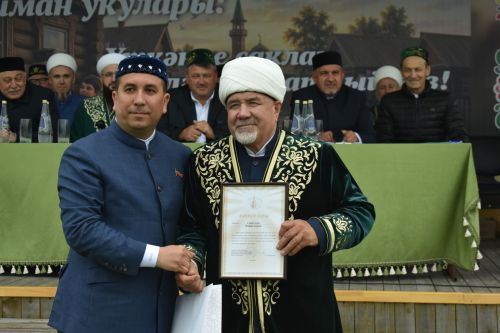 Тарихка таянып, киләчәккә юл: Кошманда сөннәтчелек традицияләренә багышланган фәнни-гамәли конференция узды