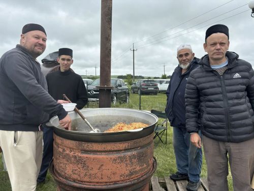 Тарихка таянып, киләчәккә юл: Кошманда сөннәтчелек традицияләренә багышланган фәнни-гамәли конференция узды