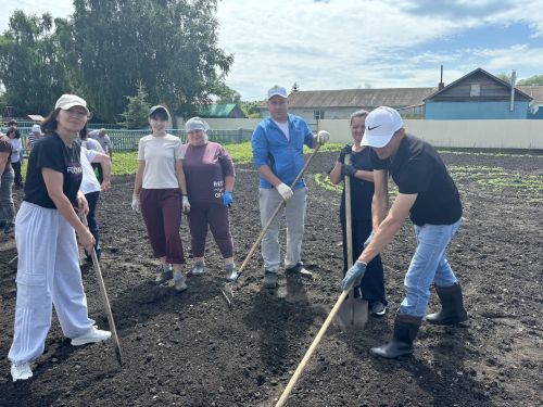 Кандидат сельскохозяйственных наук Харис Камалеев провел в Кайбицком районе мастер-класс по посадке и выращиванию овощных культур