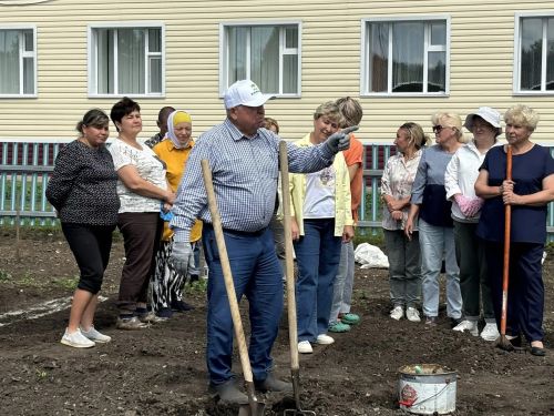 Кандидат сельскохозяйственных наук Харис Камалеев провел в Кайбицком районе мастер-класс по посадке и выращиванию овощных культур