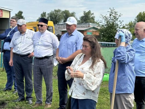 Кандидат сельскохозяйственных наук Харис Камалеев провел в Кайбицком районе мастер-класс по посадке и выращиванию овощных культур