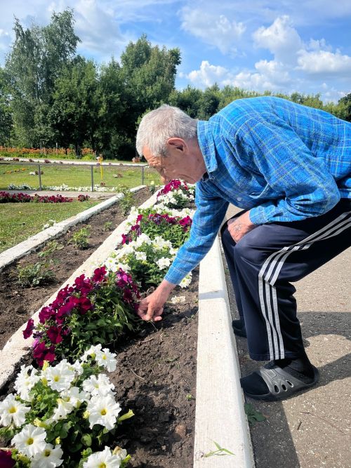 В Кайбицком доме-интернате прошла трудотерапия на свежем воздухе