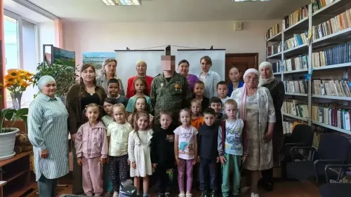 Участник СВО Зульфат Гатиятуллин встретился с детьми в центральной библиотеке Больших Кайбиц