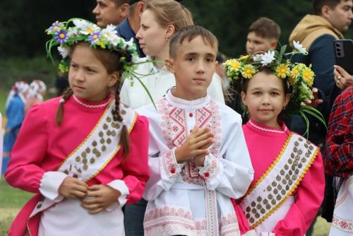 Хуҗа Хәсәннең «Инешкәй» балалар фольклор ансамбле «Питрау«дан лауреат булып кайтты