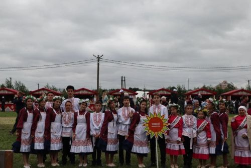 Хуҗа Хәсәннең «Инешкәй» балалар фольклор ансамбле «Питрау«дан лауреат булып кайтты