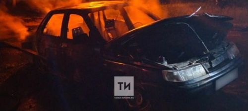 За рулем авто, влетевшем в дерево и сгоревшем в РТ, был 30-летний мужчина