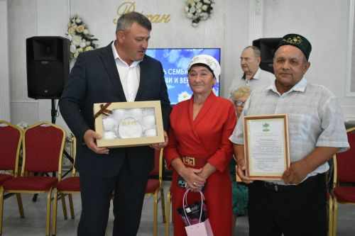 В Кайбицком районе чествовали семьи, прожившие вместе полвека и более