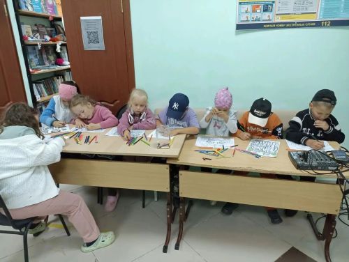В селе Берлибаш работники культуры провели конкурс рисунков «Моя семья», приуроченный к Международному Дню семьи
