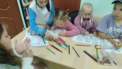 В селе Берлибаш работники культуры провели конкурс рисунков «Моя семья», приуроченный к Международному Дню семьи