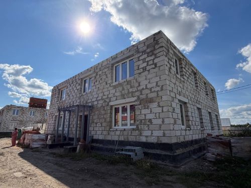 В Кайбицком районе проверили ход строительства жилья для детей-сирот
