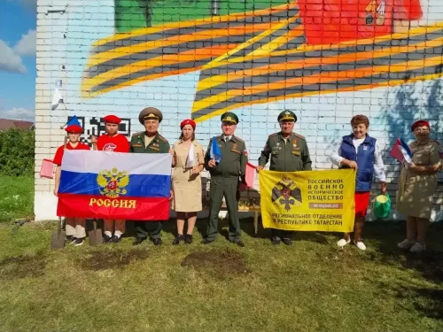 Юнармейцы Кайбицкого района провели акцию в День Государственного флага