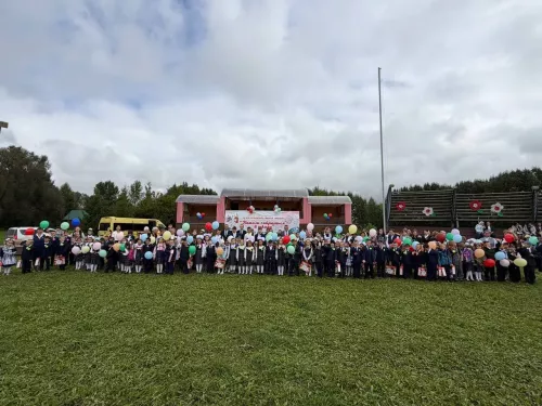 В парке отдыха «Дубрава» прошла ежегодная благотворительная акция «Помоги собраться в школу»