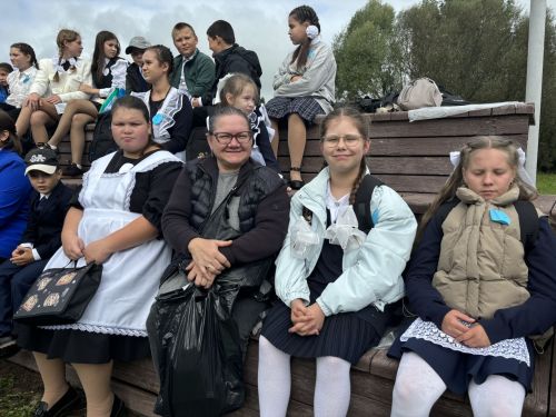 В парке отдыха «Дубрава» прошла ежегодная благотворительная акция «Помоги собраться в школу»