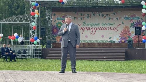 В парке отдыха «Дубрава» прошла ежегодная благотворительная акция «Помоги собраться в школу»