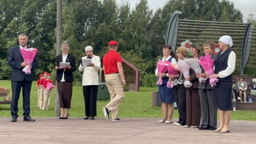 В парке отдыха «Дубрава» прошла ежегодная благотворительная акция «Помоги собраться в школу»