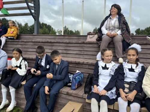 В парке отдыха «Дубрава» прошла ежегодная благотворительная акция «Помоги собраться в школу»