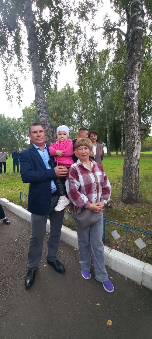 Иске Тәрбит урта мәктәбендә Белем бәйрәме тантаналы рәвештә узды