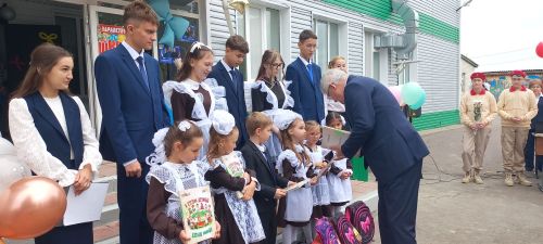 В добрый путь! Кулангинская школа встретила новый учебный год