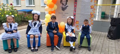 Иске Тәрбит урта мәктәбендә Белем бәйрәме тантаналы рәвештә узды