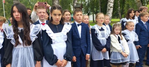 Иске Тәрбит урта мәктәбендә Белем бәйрәме тантаналы рәвештә узды