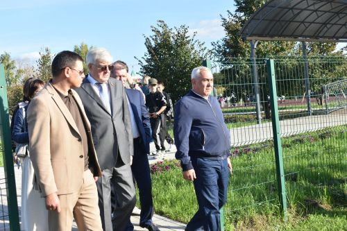 В обновленном парке Больших Кайбиц прошел фестиваль труда и доблести