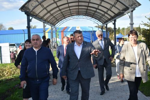 В обновленном парке Больших Кайбиц прошел фестиваль труда и доблести