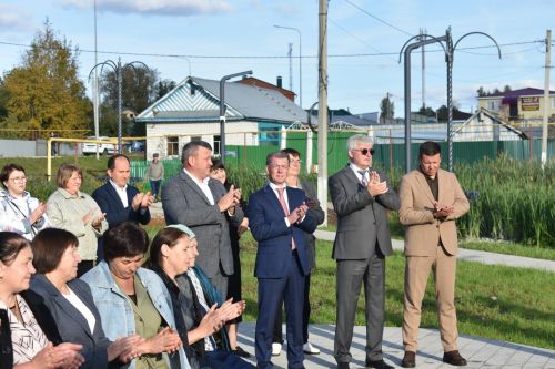 В обновленном парке Больших Кайбиц прошел фестиваль труда и доблести