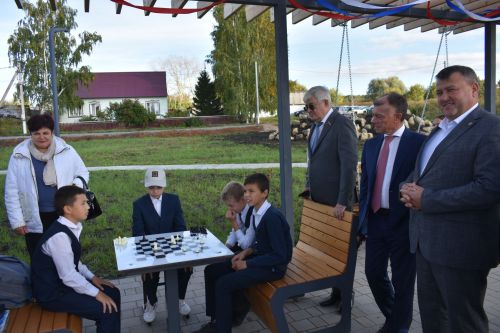 В обновленном парке Больших Кайбиц прошел фестиваль труда и доблести