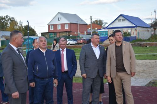 В обновленном парке Больших Кайбиц прошел фестиваль труда и доблести