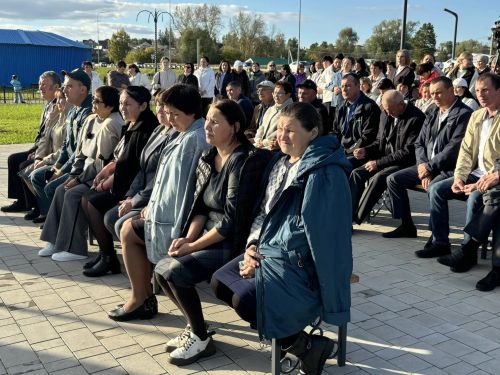 В обновленном парке Больших Кайбиц прошел фестиваль труда и доблести