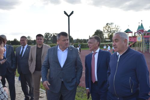 В обновленном парке Больших Кайбиц прошел фестиваль труда и доблести