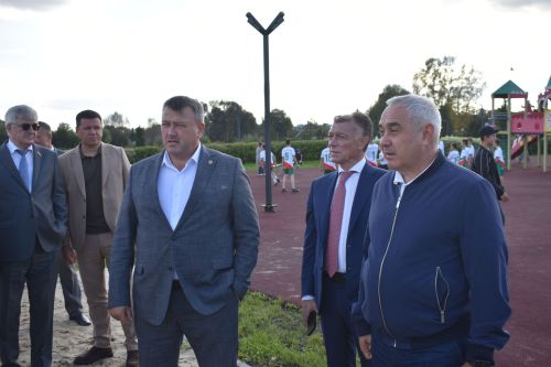 В обновленном парке Больших Кайбиц прошел фестиваль труда и доблести