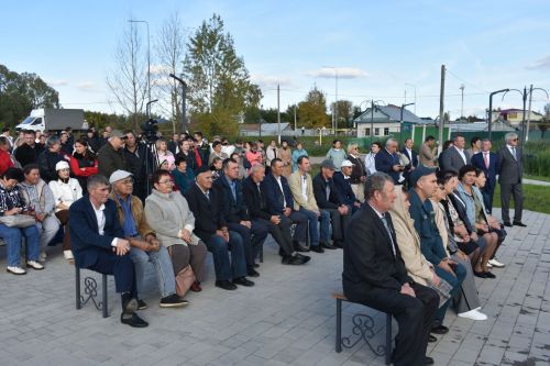 В обновленном парке Больших Кайбиц прошел фестиваль труда и доблести