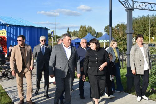 В обновленном парке Больших Кайбиц прошел фестиваль труда и доблести