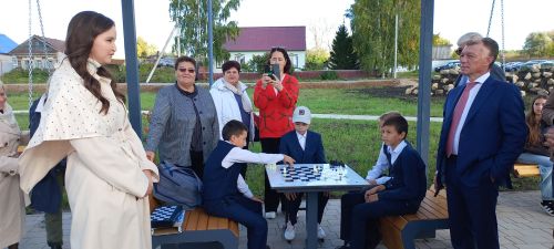 В обновленном парке Больших Кайбиц прошел фестиваль труда и доблести