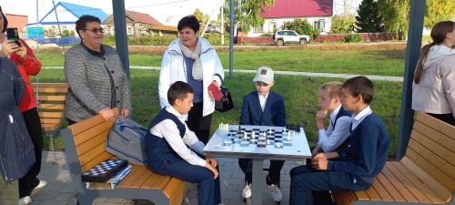 В обновленном парке Больших Кайбиц прошел фестиваль труда и доблести