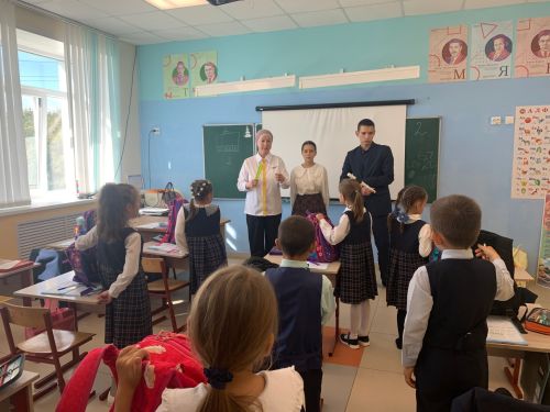 Акция «Засветись!»: в Кушманской школе проверили безопасность юных пешеходов