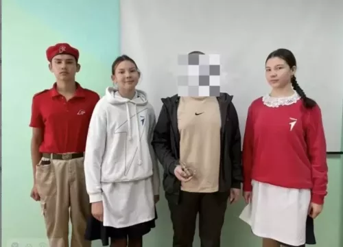 Урок мужества и чести: в Бурундуковской школе прошла «Классная встреча» с участником СВО