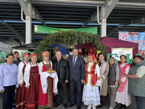 С любовью из Кайбиц: Большекайбицкая школа представила свою продукцию на ярмарке в Казани