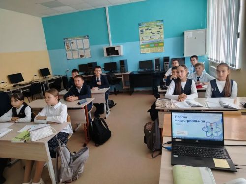 От школьной парты до «мирного атома»: как Кушманские школьники изучают технологии будущего