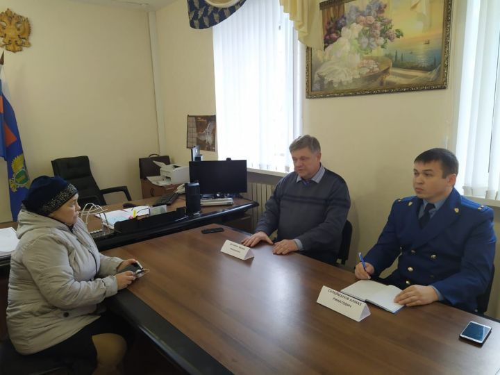 Прокурор Кайбицкого района провел прием граждан с ограниченными возможностями по здоровью