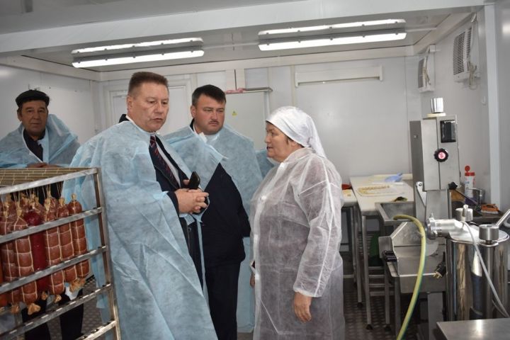 Заместитель министра сельского хозяйства и продовольствия РТ Ришат Хабипов ознакомился с деятельностью кооператива “Йолдыз”
