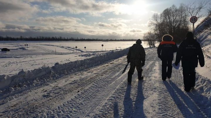 В Татарстане открылась первая в этом году ледовая переправа через Каму
